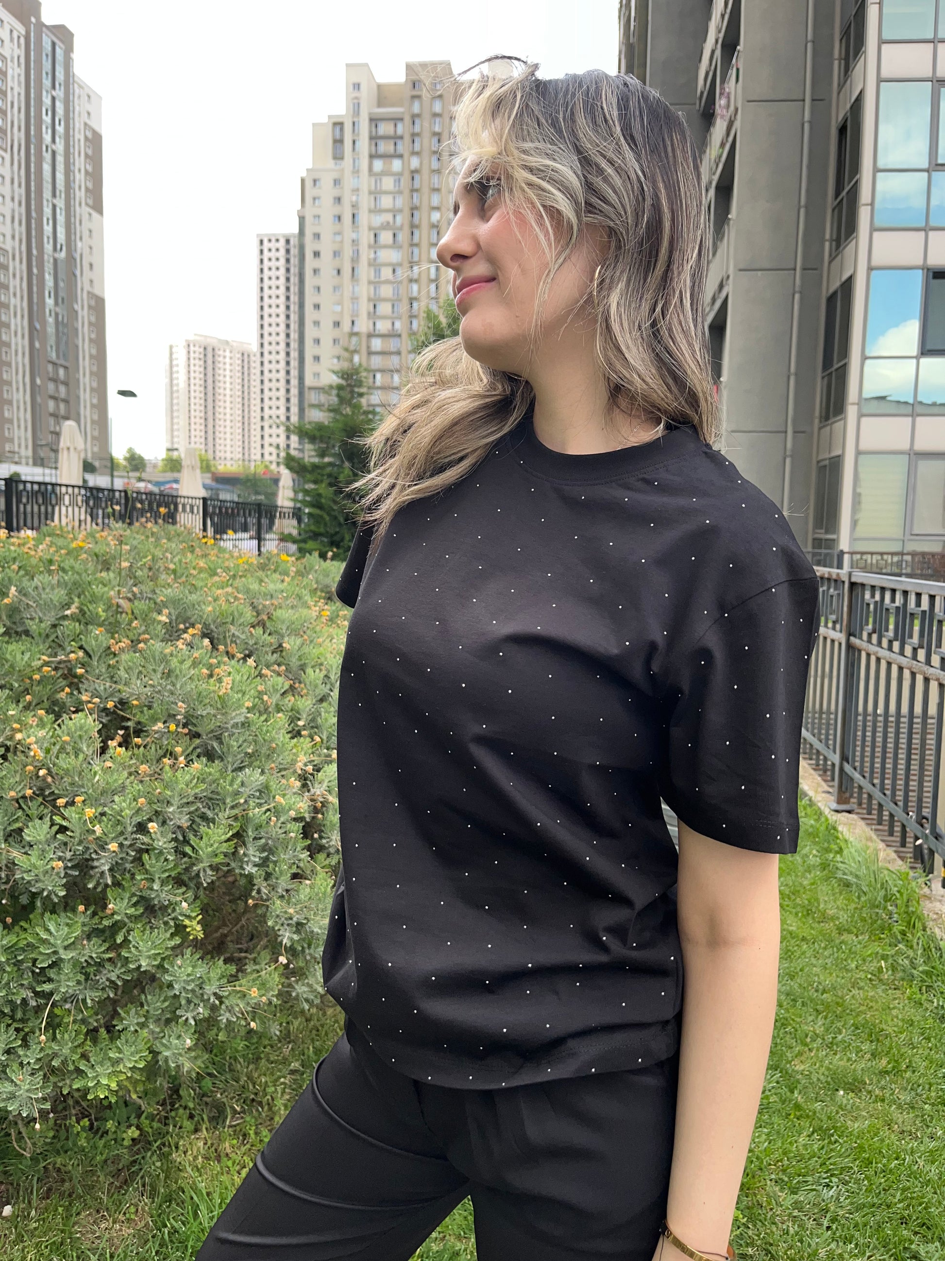Siyah Taşlı T-Shirt
