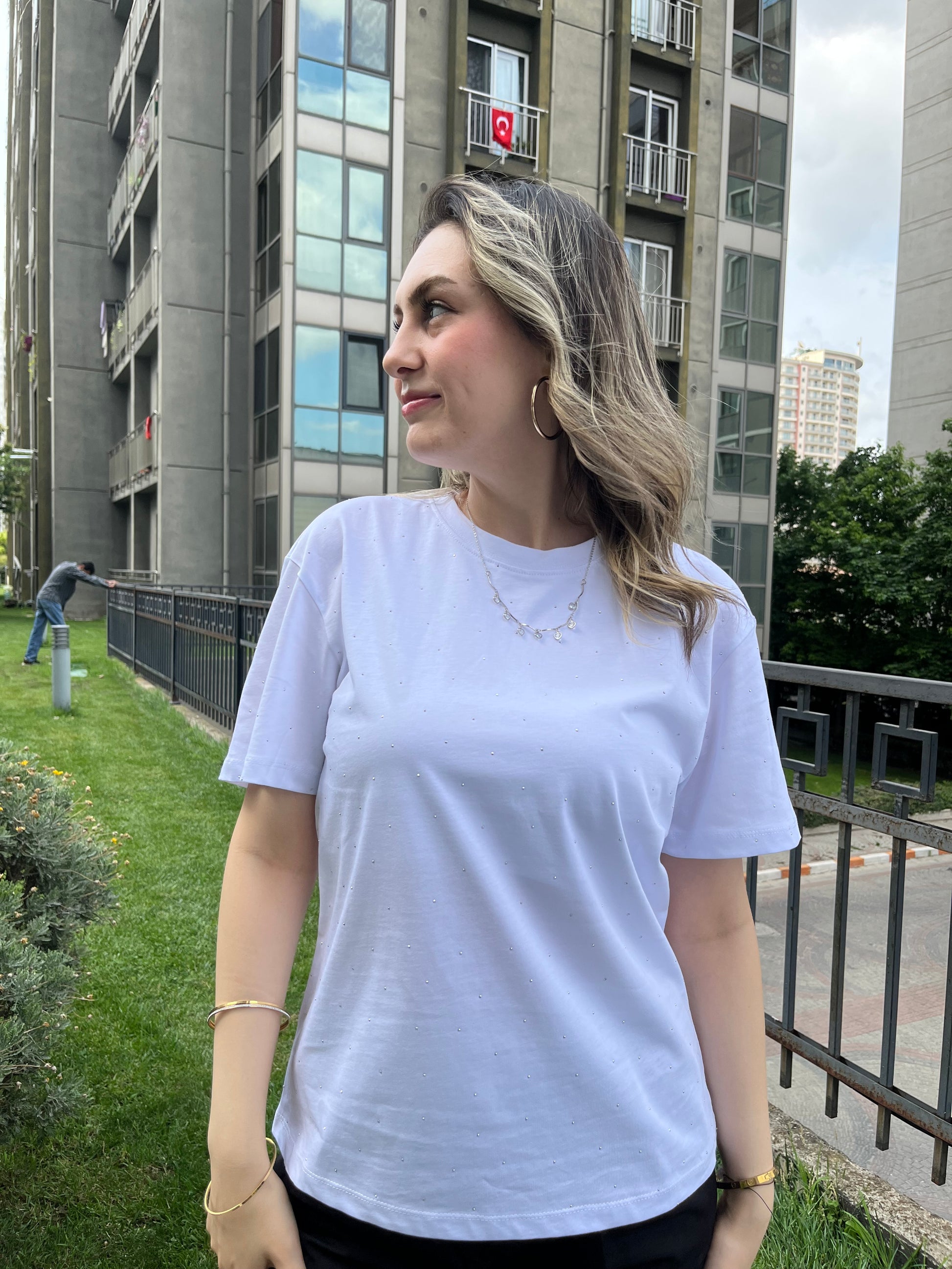 Beyaz Taşlı T-Shirt